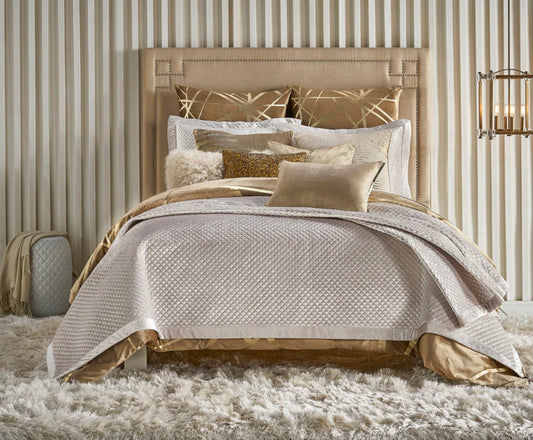 Amani Light Beige Quilt Set