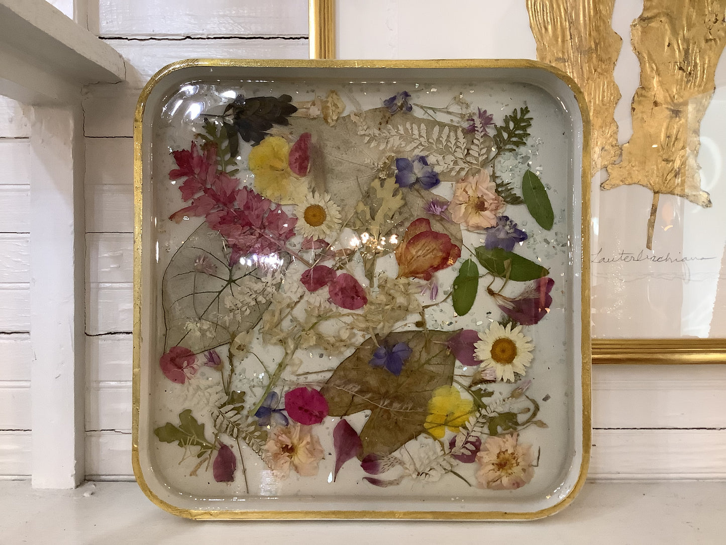 White tray with Pressed Flowers