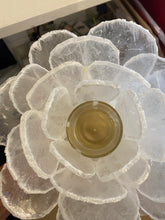 Load image into Gallery viewer, Selenite Flower