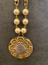 Load image into Gallery viewer, Lariat Vintage Chain with Vintage Connector and Pearls