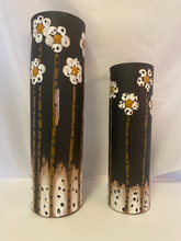 Load image into Gallery viewer, Cylinder Vase - Daisy Design