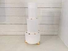 Load image into Gallery viewer, White/Gold 16 Hole Tuilpiere Vase